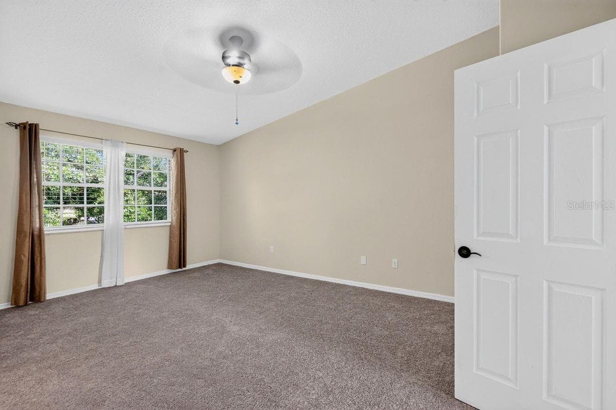 648 SPRING LAKE CIRCLE — photo 20 of 56
