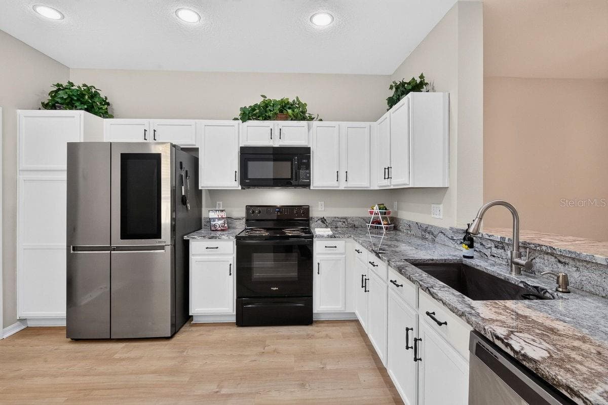 648 SPRING LAKE CIRCLE — photo 11 of 56