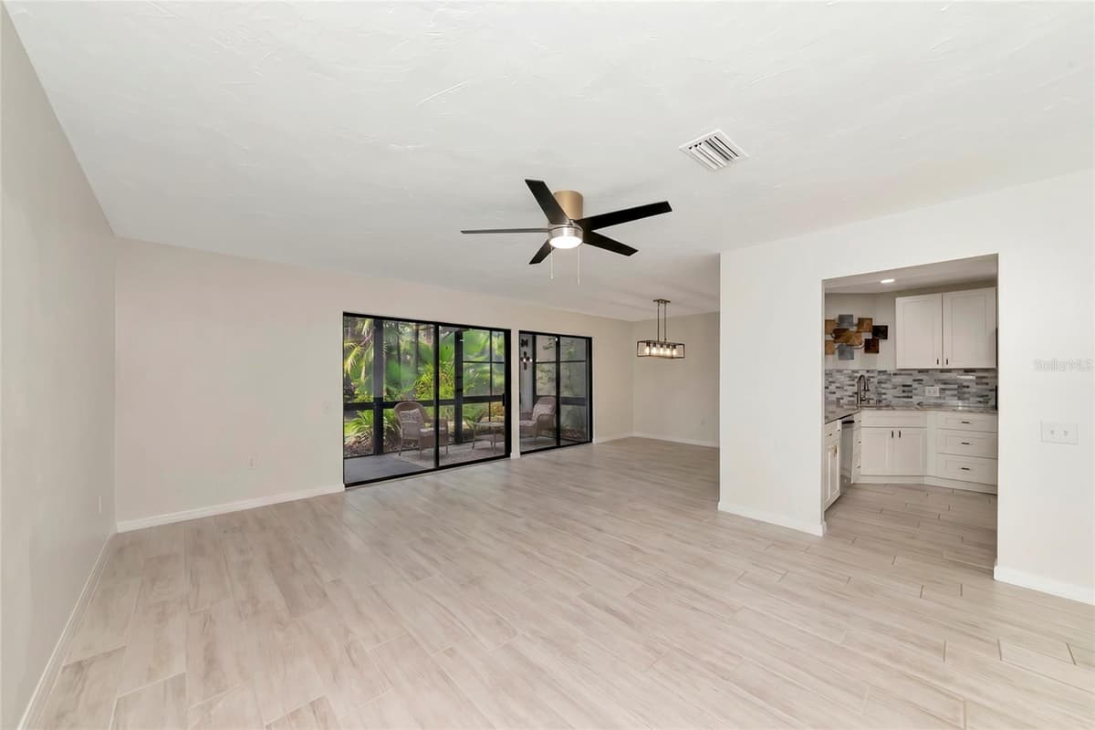 108 WOODLAND PLACE — photo 17 of 50