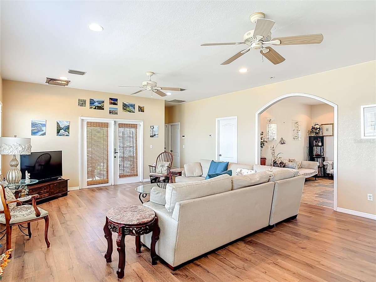 1205 RIVERSIDE DRIVE — photo 21 of 64