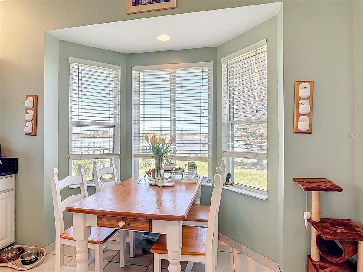 1205 RIVERSIDE DRIVE — photo 34 of 64