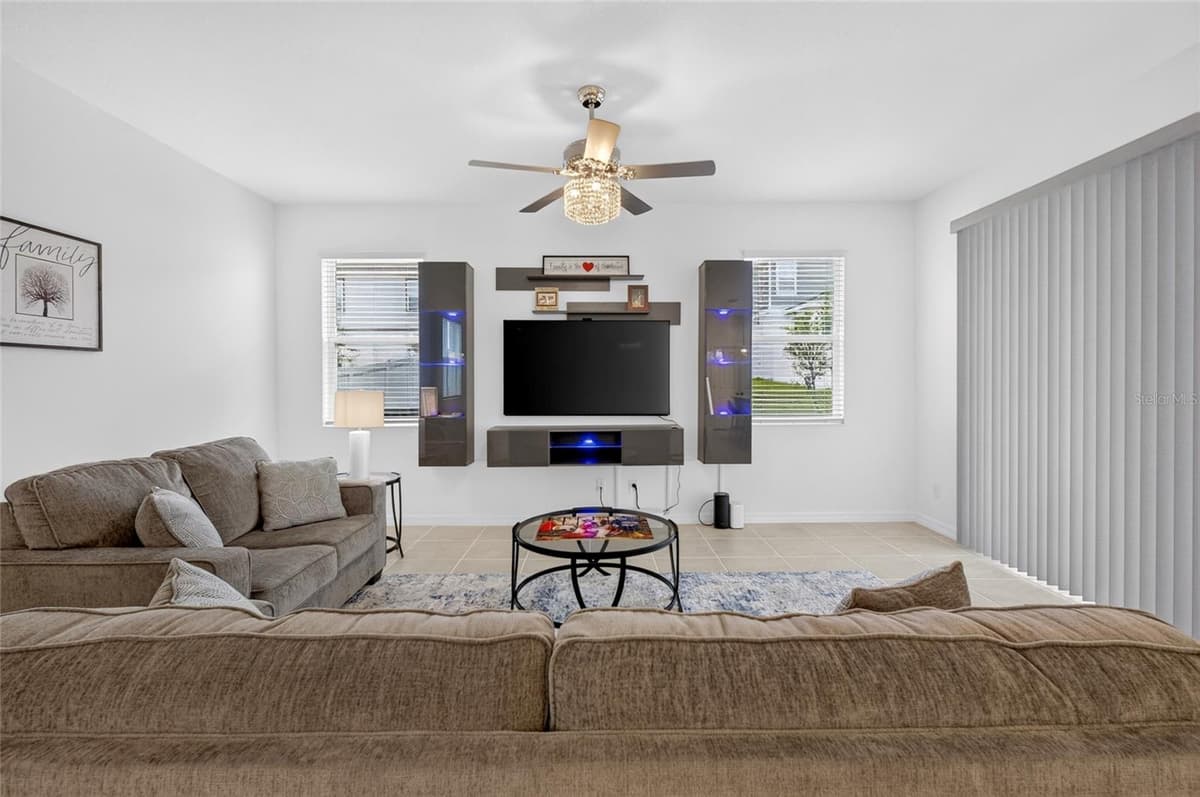 6809 SERPENT HAWK LANE — photo 10 of 68