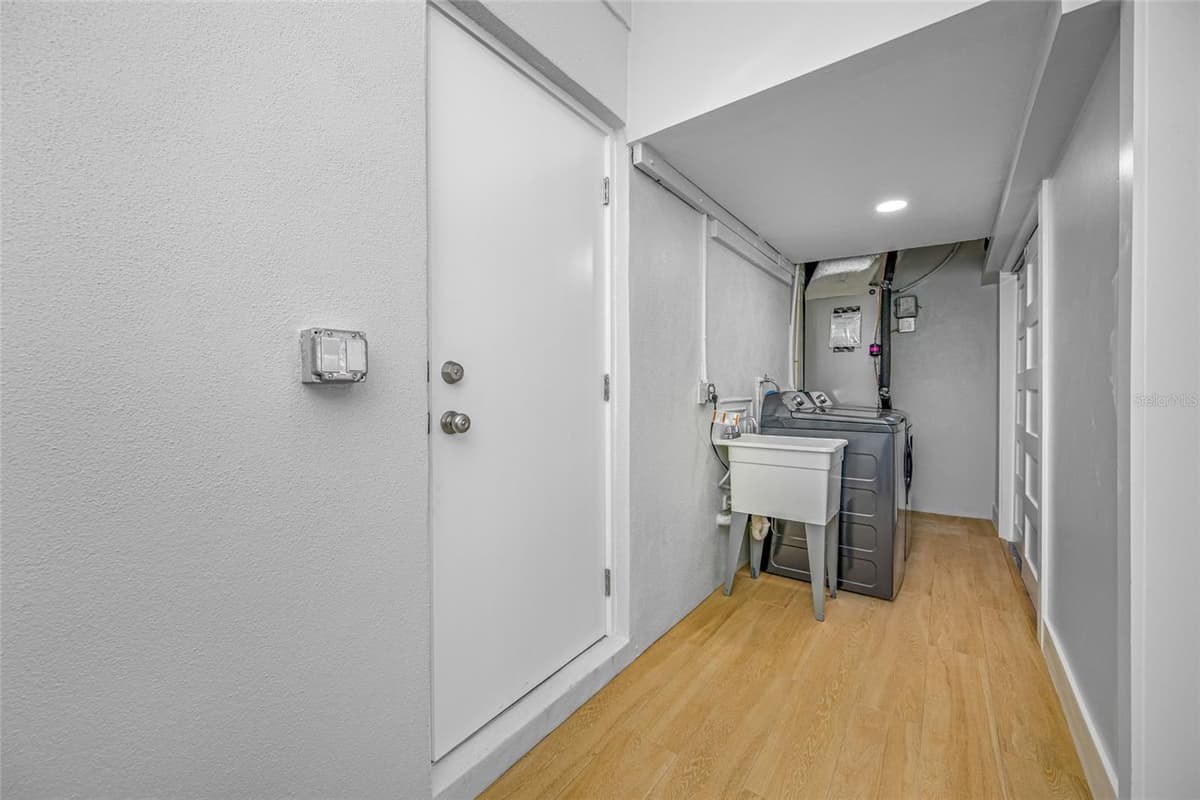 370 59TH AVENUE — photo 36 of 52
