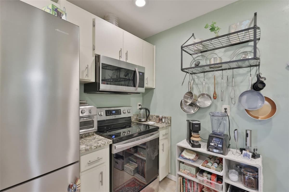 2229 GREENHAVEN DRIVE — photo 14 of 83