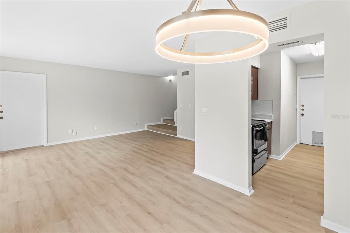 6226 GOLDENMOSS WAY — photo 8 of 36