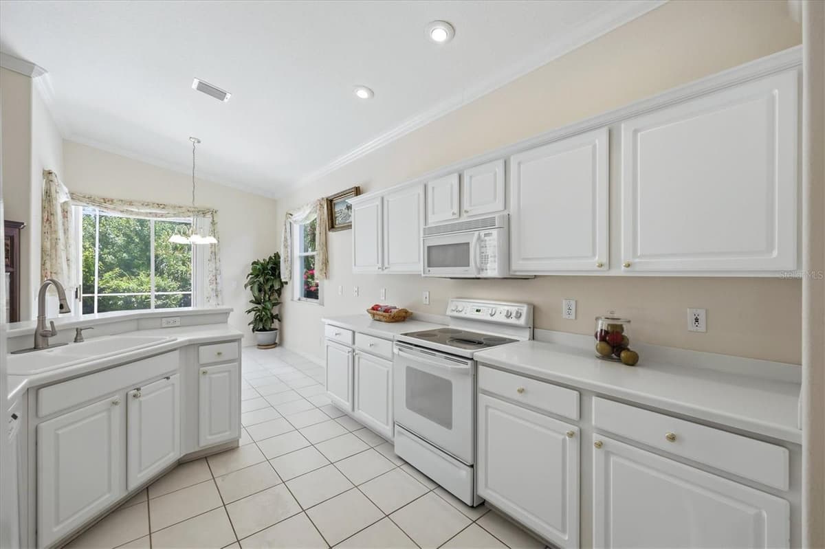 8492 IDLEWOOD COURT — photo 16 of 63