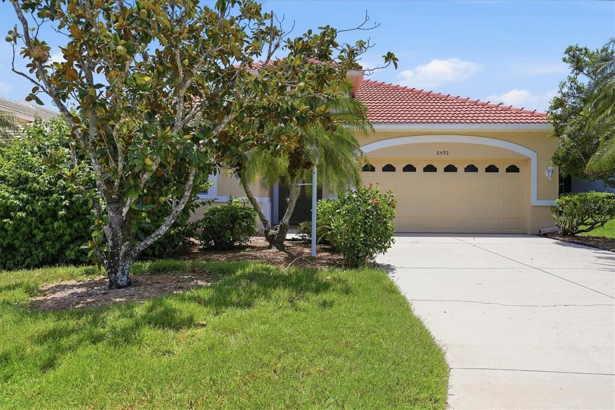 8492 IDLEWOOD COURT — photo 37 of 63