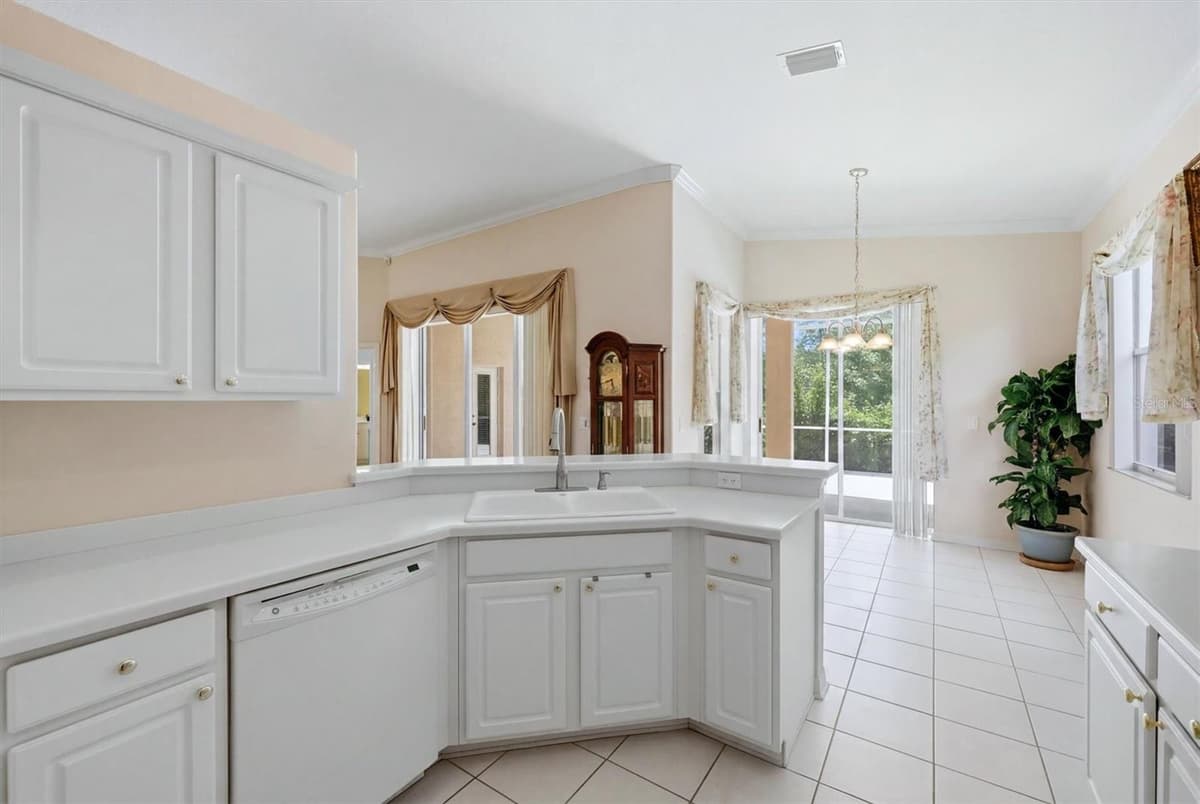 8492 IDLEWOOD COURT — photo 19 of 63