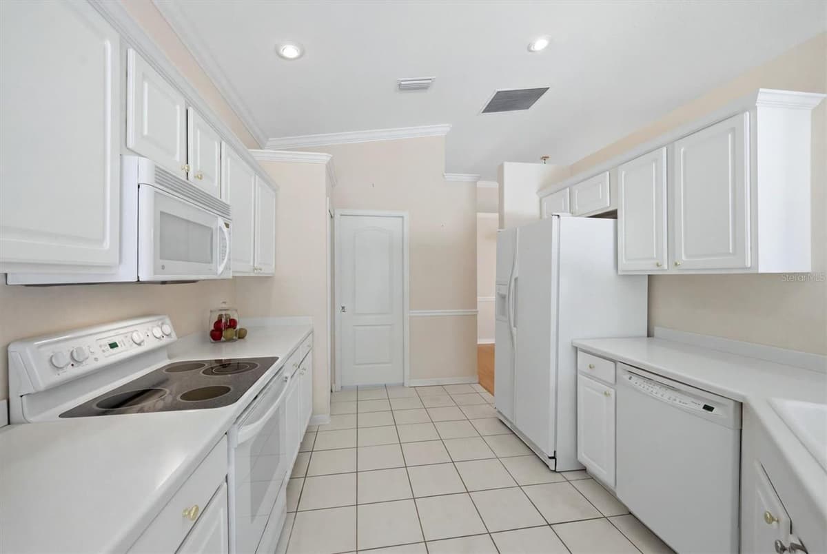 8492 IDLEWOOD COURT — photo 18 of 63