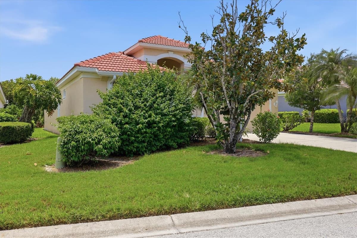 8492 IDLEWOOD COURT — photo 36 of 63