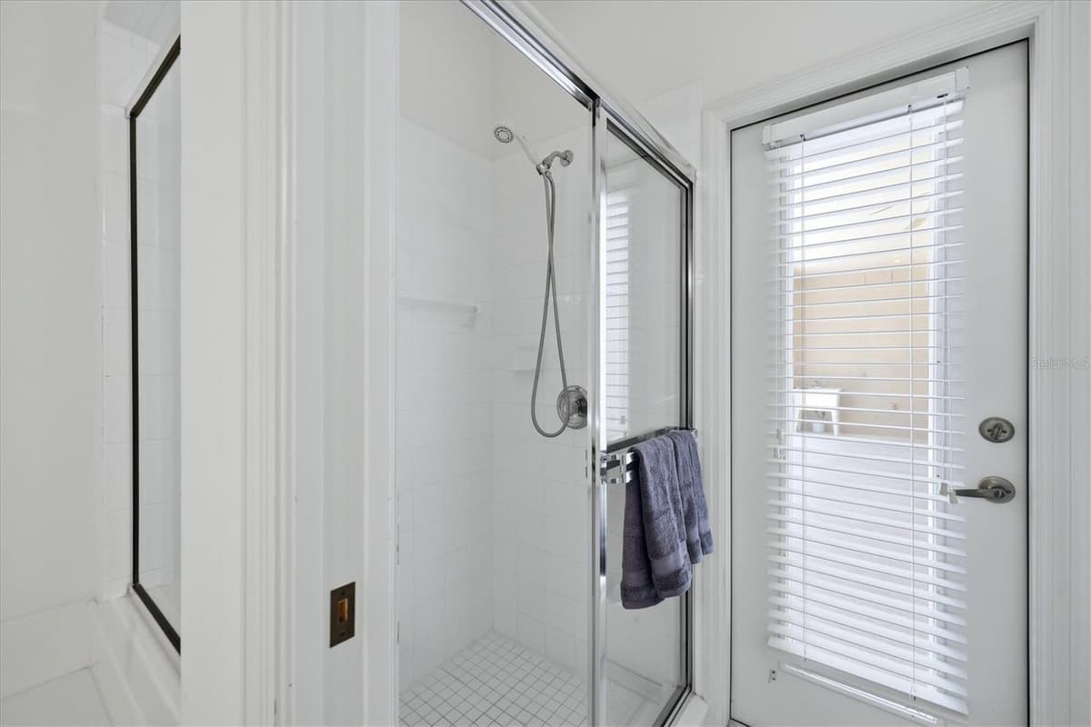 8492 IDLEWOOD COURT — photo 9 of 63