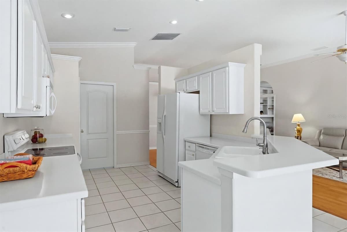 8492 IDLEWOOD COURT — photo 17 of 63
