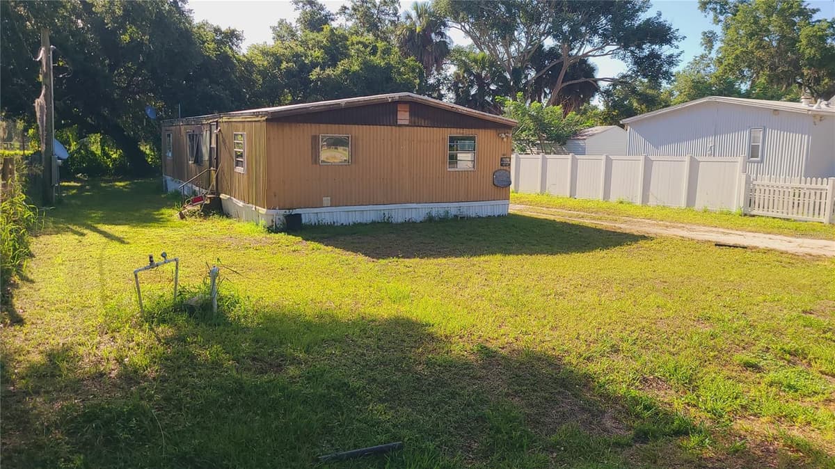 1683 MAGNOLIA LANE — photo 1 of 67