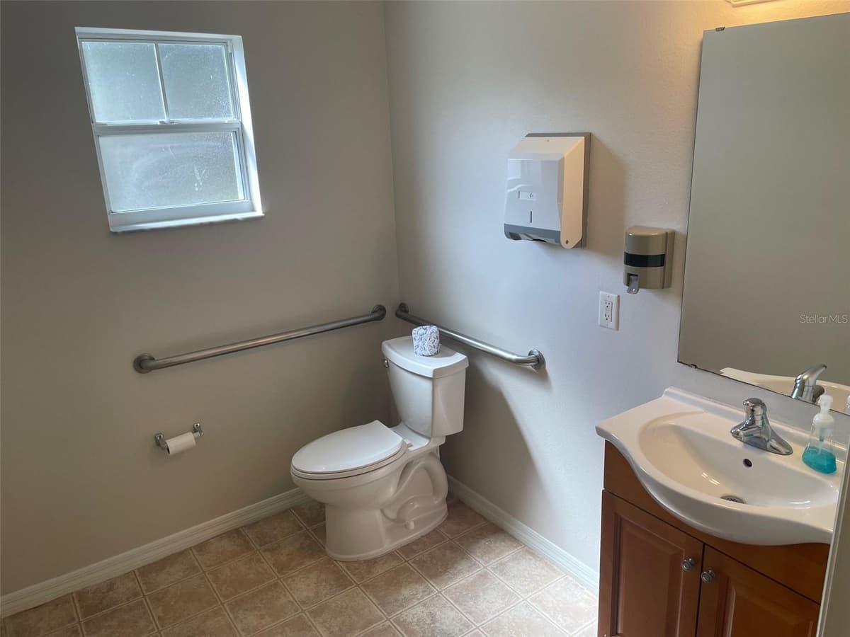 111 RANDOLPH AVENUE — photo 11 of 21