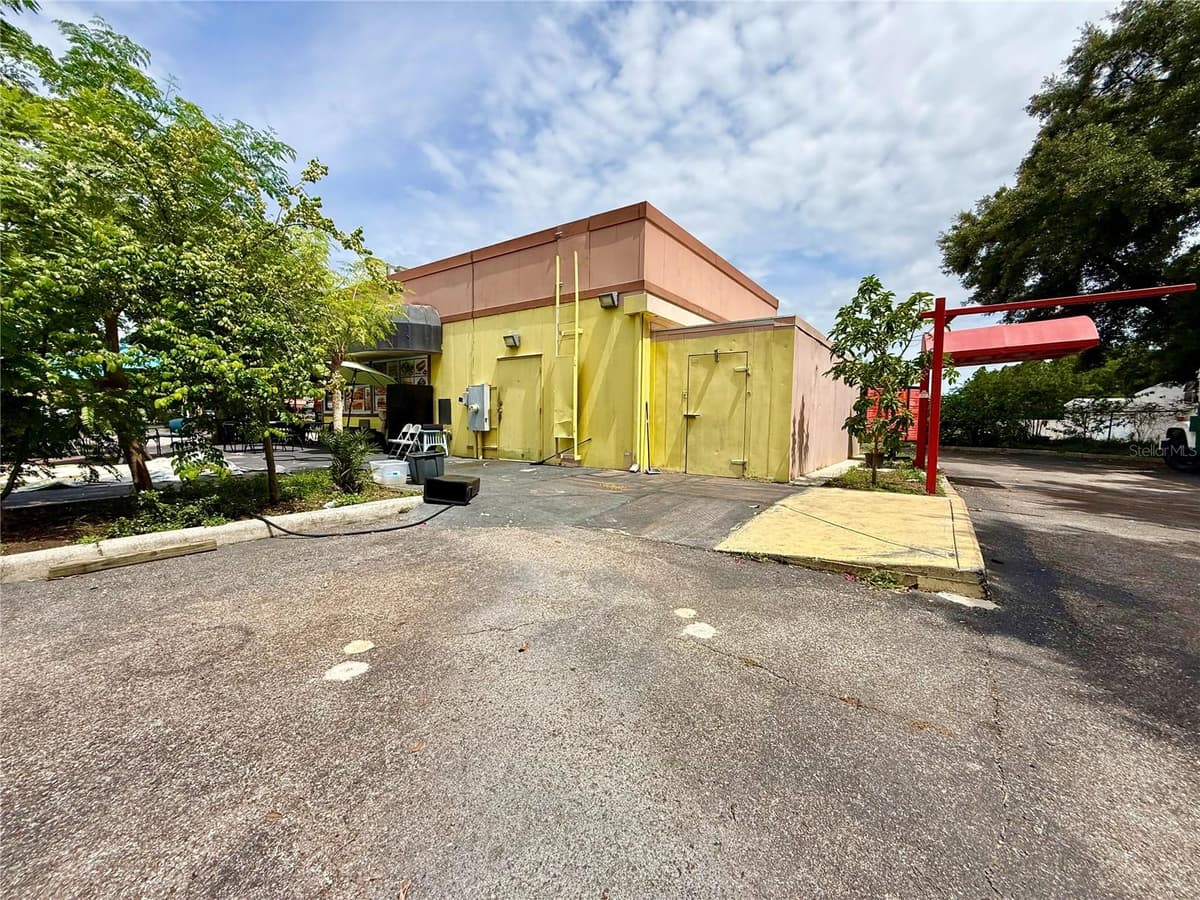 2318 SEVEN SPRINGS BOULEVARD — photo 17 of 27