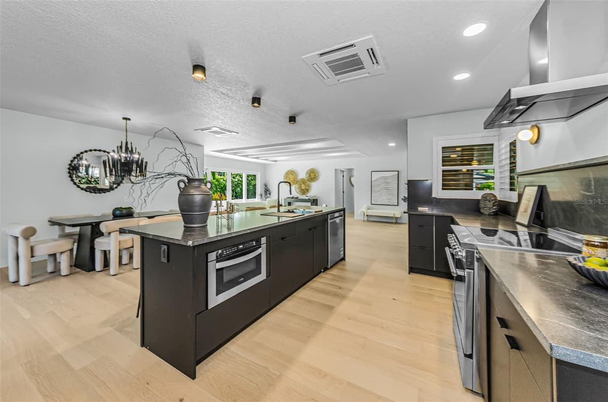 861 RAFAEL BOULEVARD — photo 16 of 51
