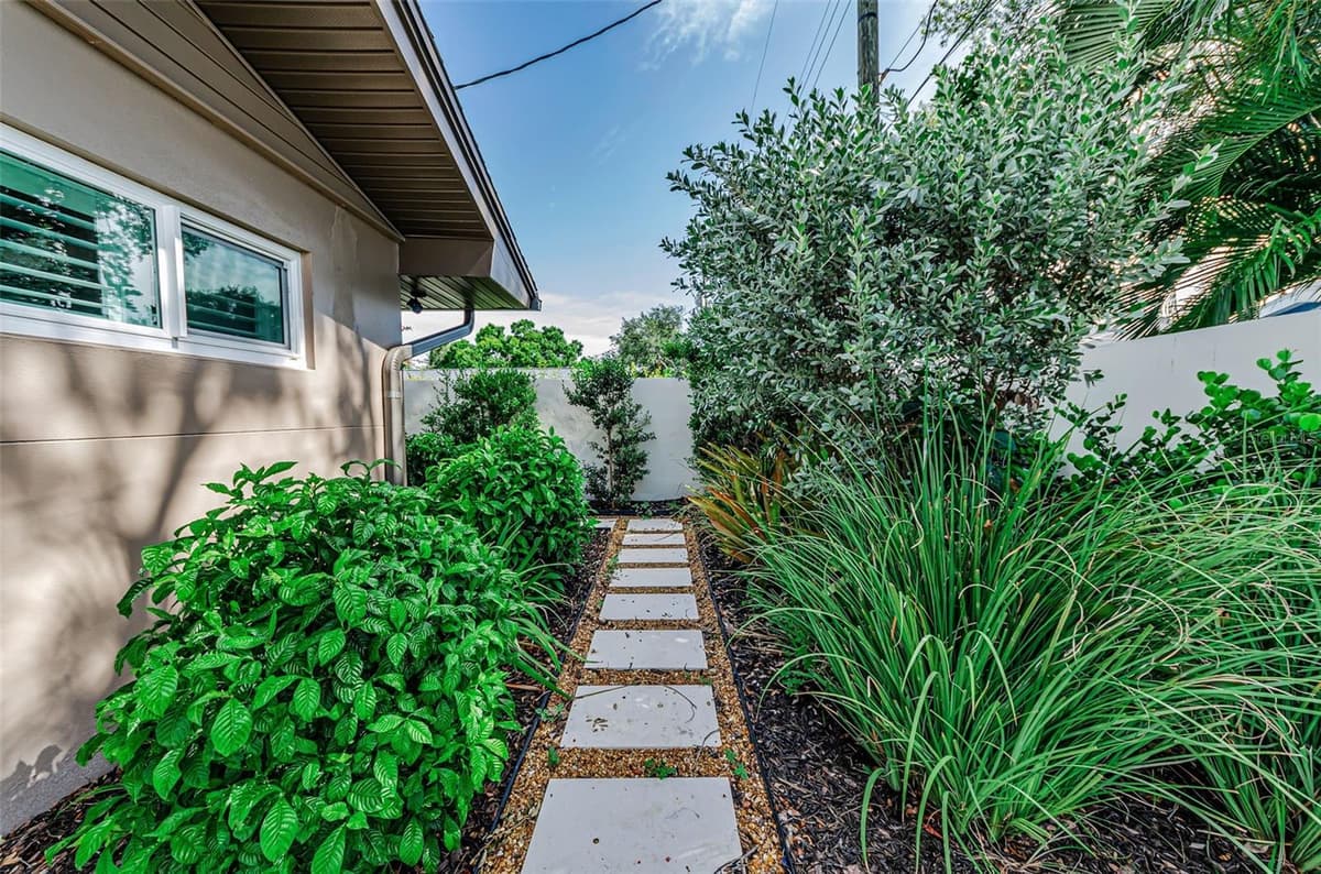 861 RAFAEL BOULEVARD — photo 41 of 51