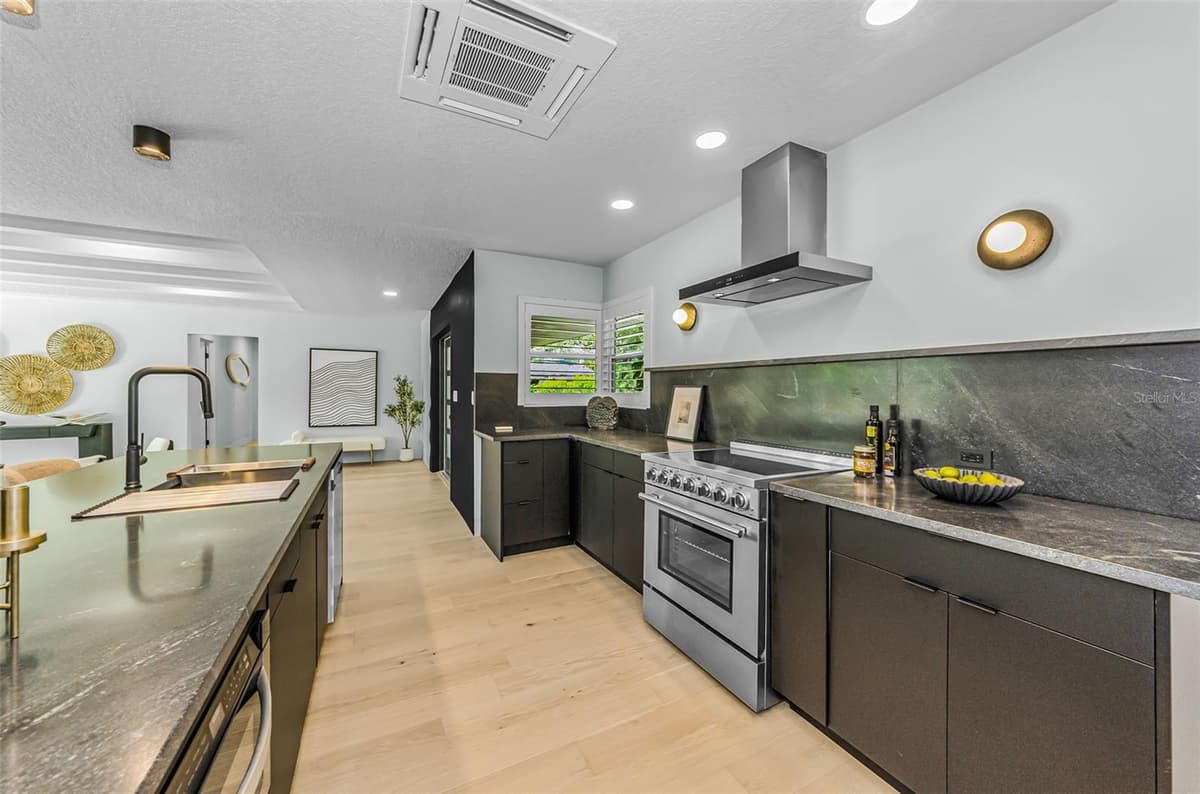 861 RAFAEL BOULEVARD — photo 15 of 51
