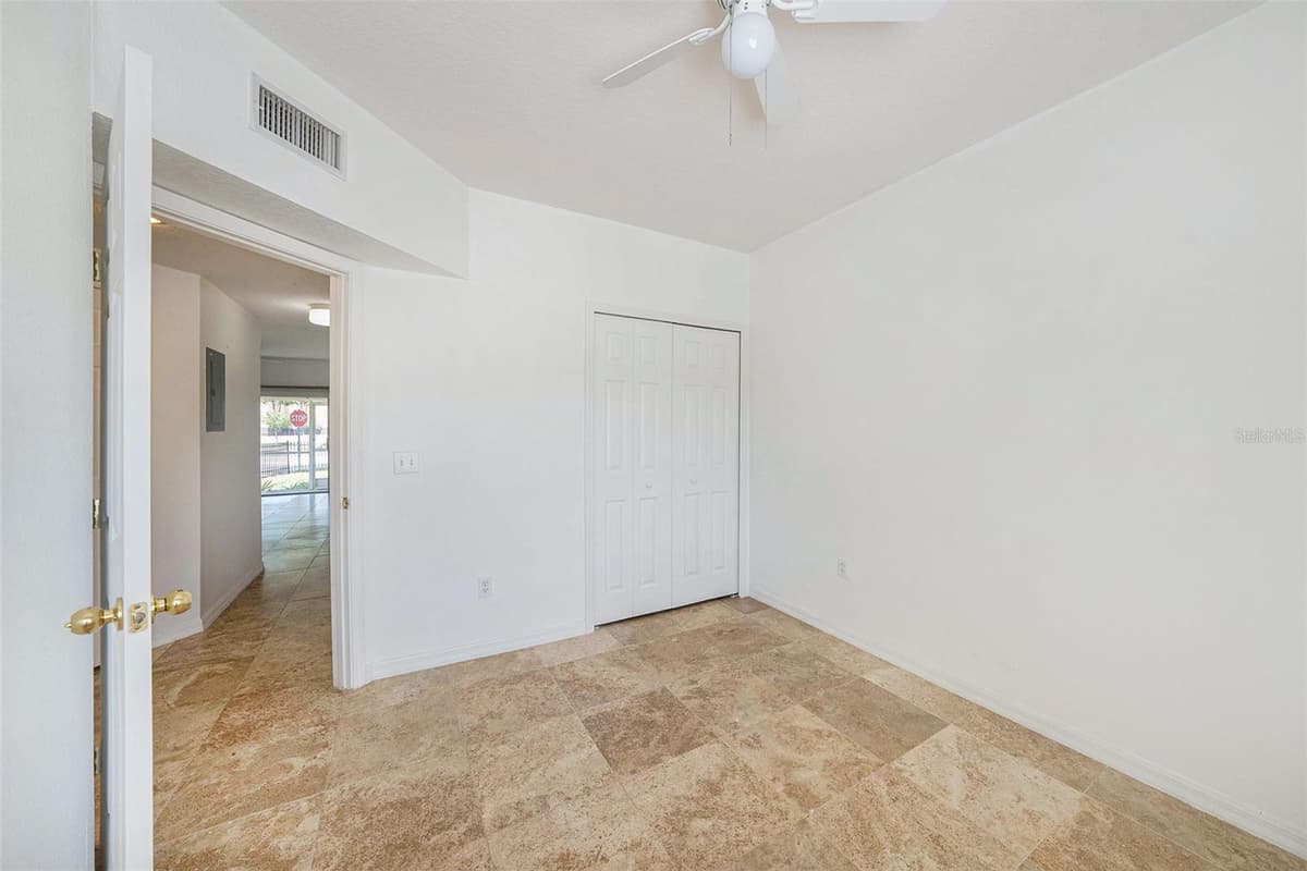6011 SKYDALE WAY — photo 16 of 24