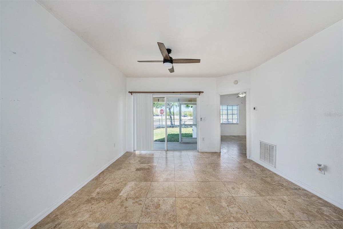 6011 SKYDALE WAY — photo 18 of 24