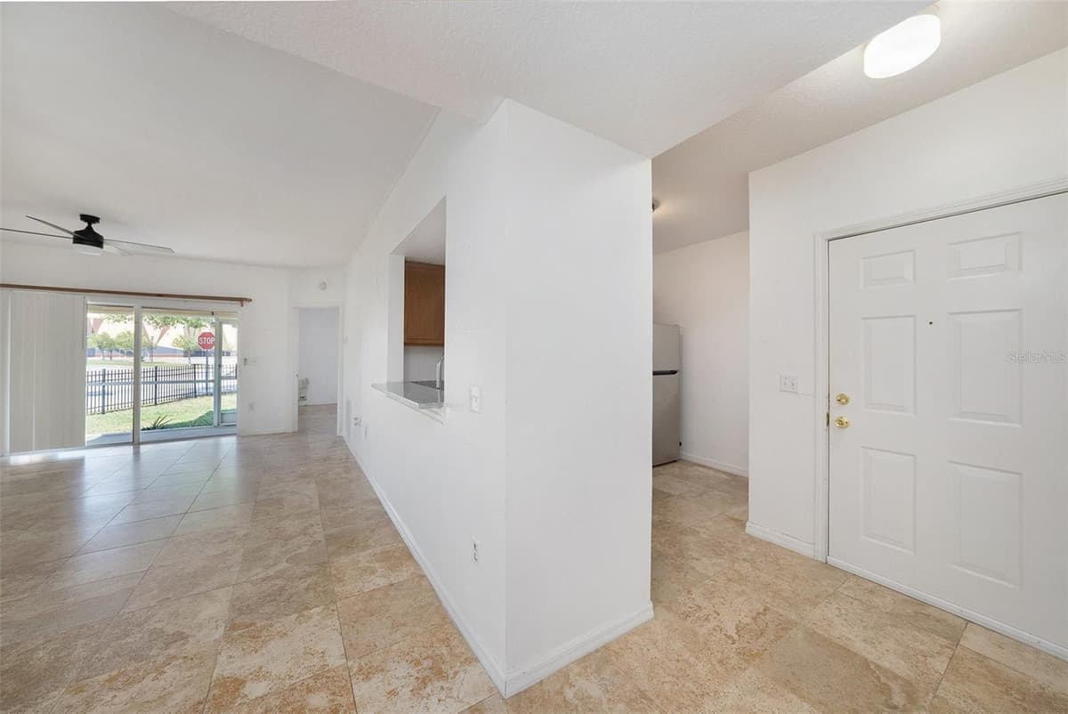 6011 SKYDALE WAY — photo 4 of 24