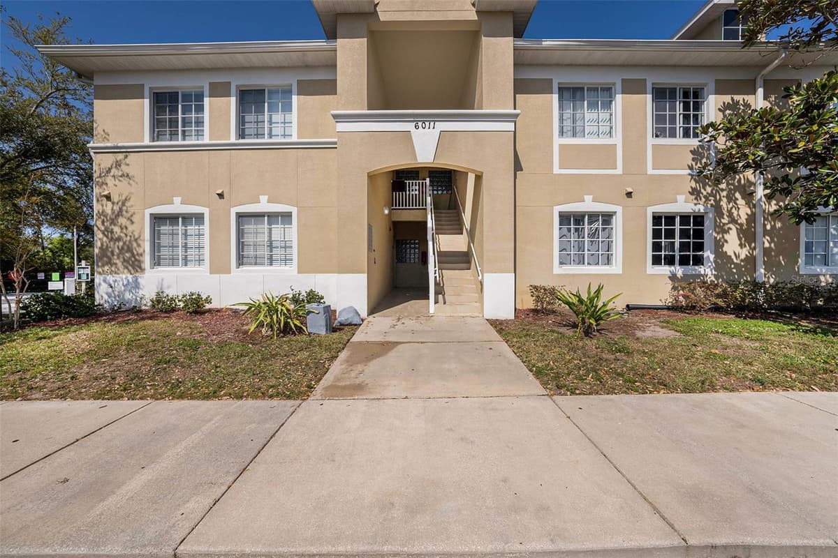 6011 SKYDALE WAY — photo 3 of 24