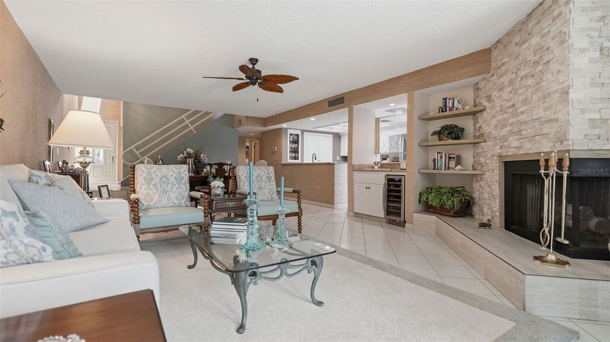 910 PINELLAS BAYWAY — photo 13 of 43