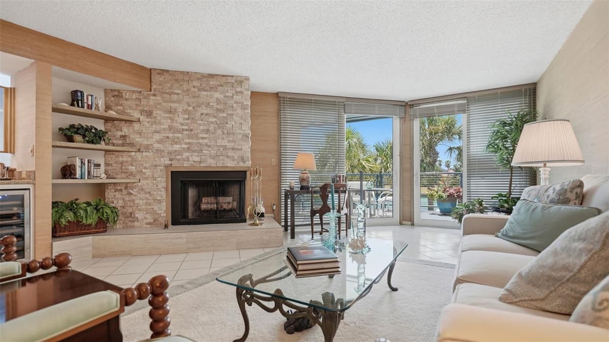 910 PINELLAS BAYWAY — photo 3 of 43