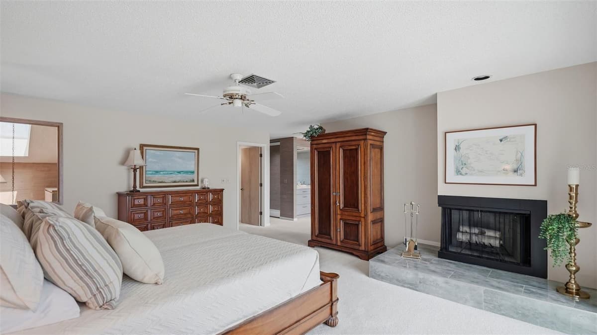 910 PINELLAS BAYWAY — photo 15 of 43