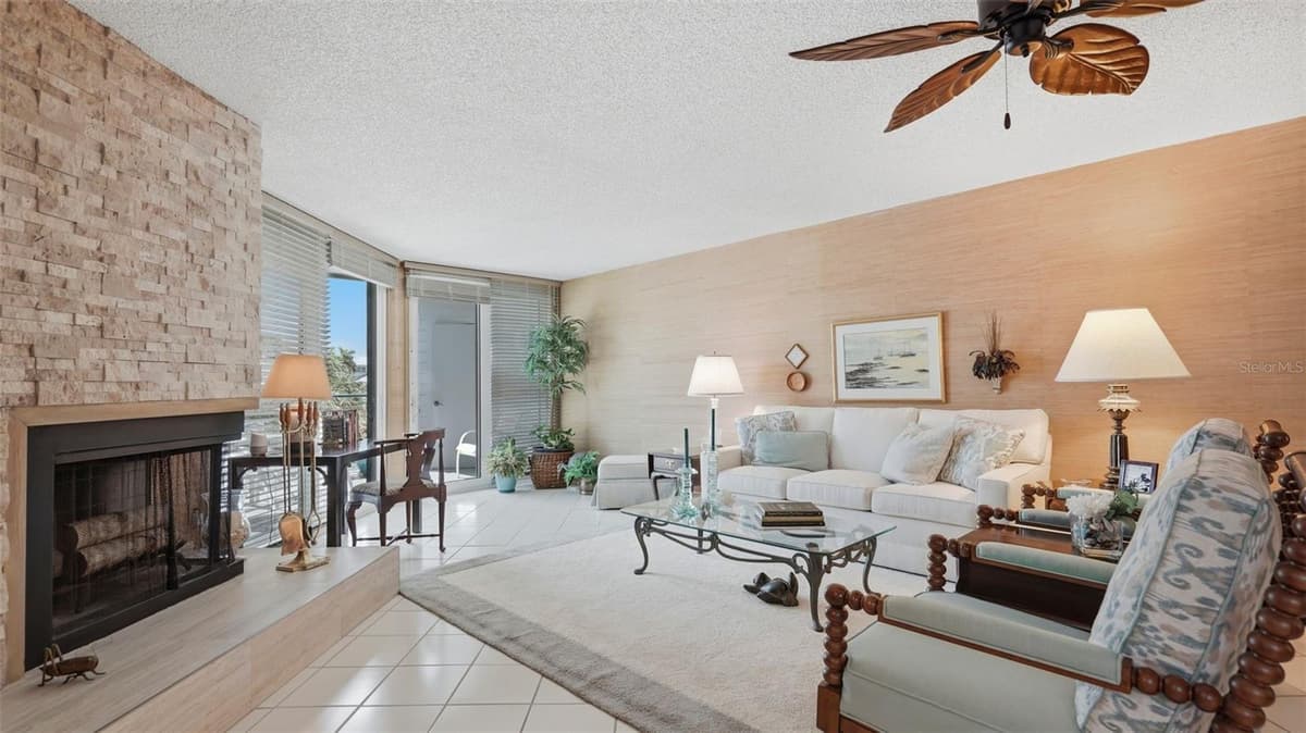 910 PINELLAS BAYWAY — photo 12 of 43