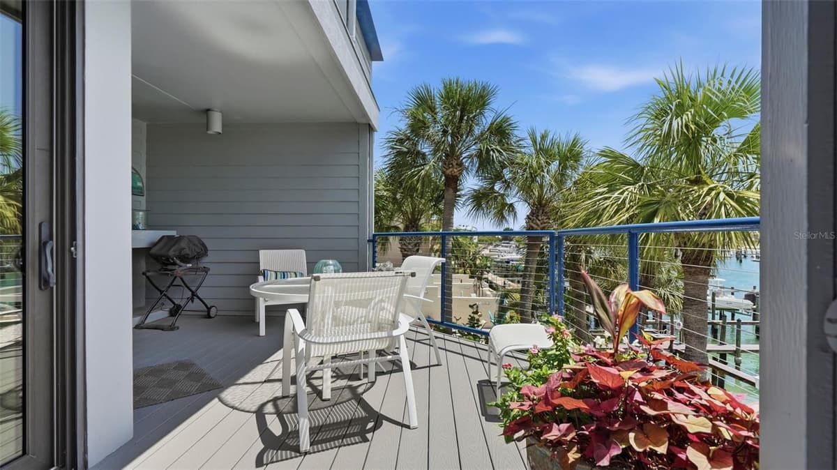 910 PINELLAS BAYWAY — photo 27 of 43