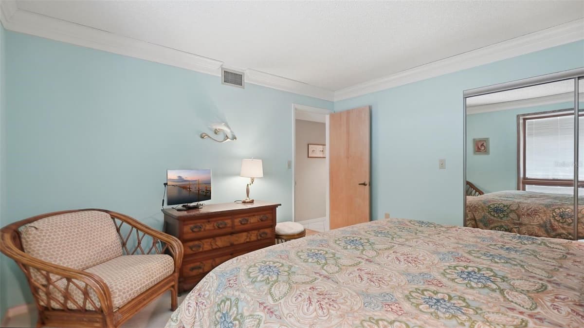 910 PINELLAS BAYWAY — photo 20 of 43