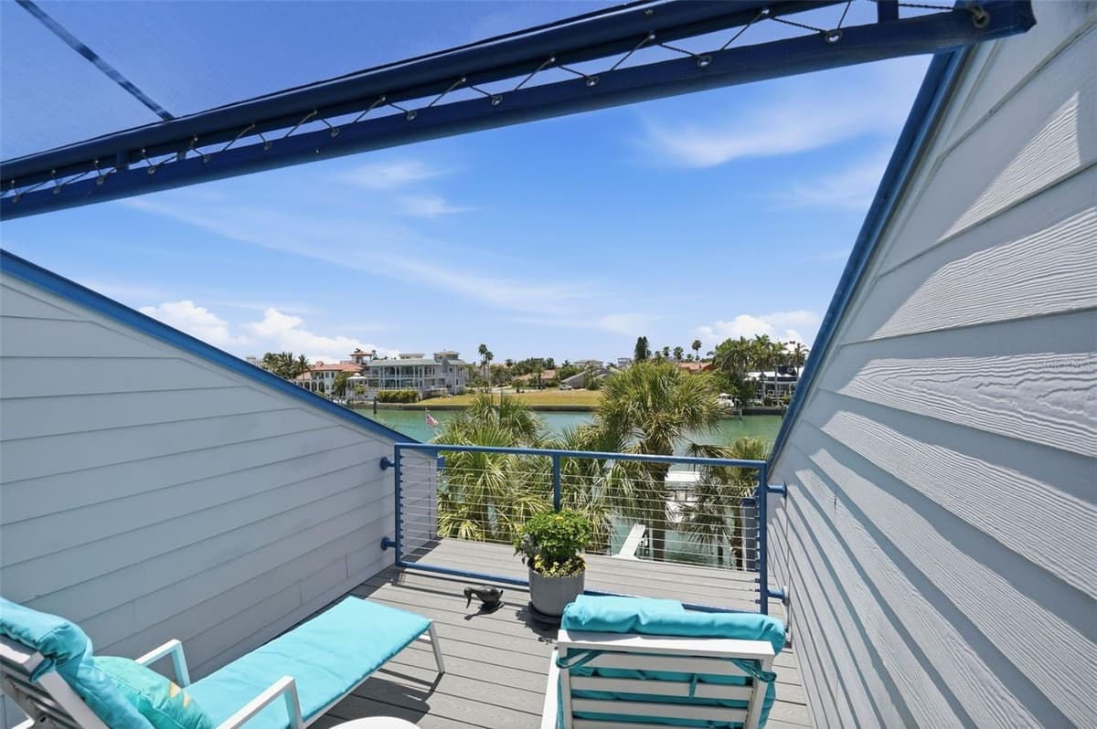 910 PINELLAS BAYWAY — photo 18 of 43