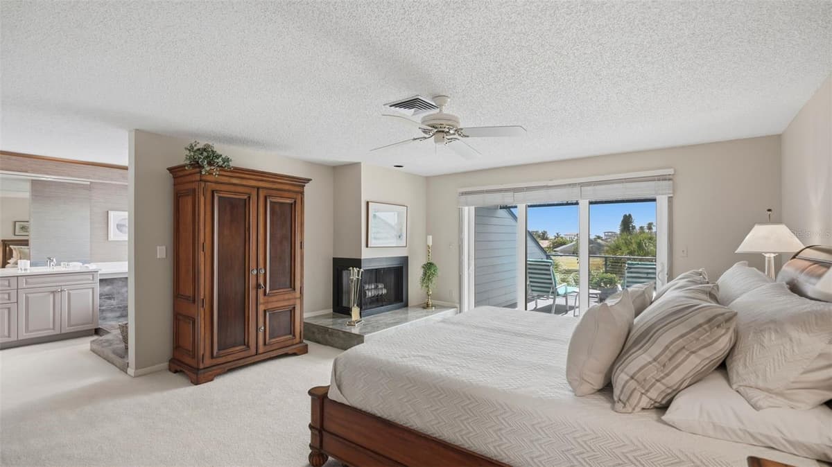 910 PINELLAS BAYWAY — photo 16 of 43