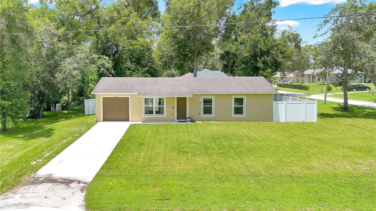 1345 GRAND AVENUE — photo 1 of 32