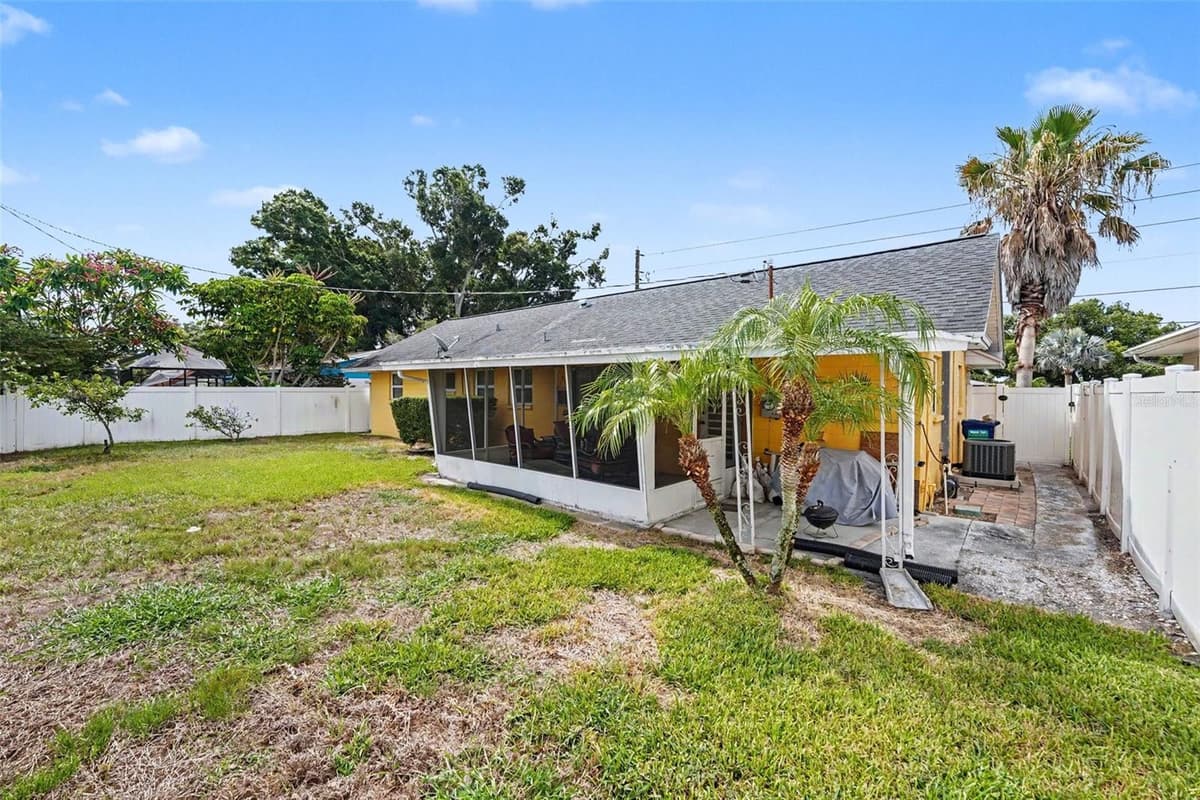 12149 PARK BOULEVARD — photo 9 of 10