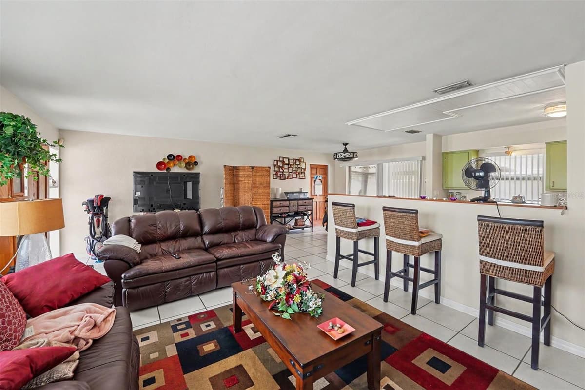 12149 PARK BOULEVARD — photo 4 of 10