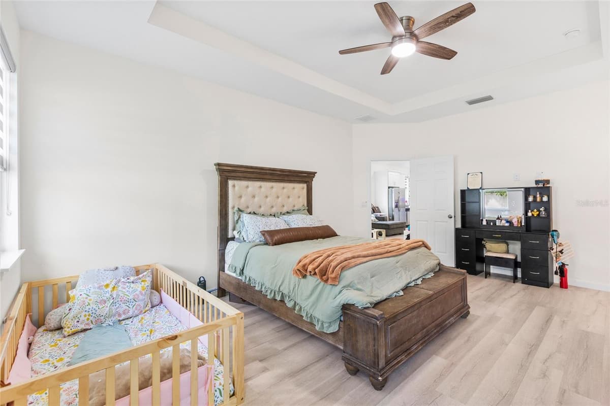 1747 OAK STREET — photo 14 of 37