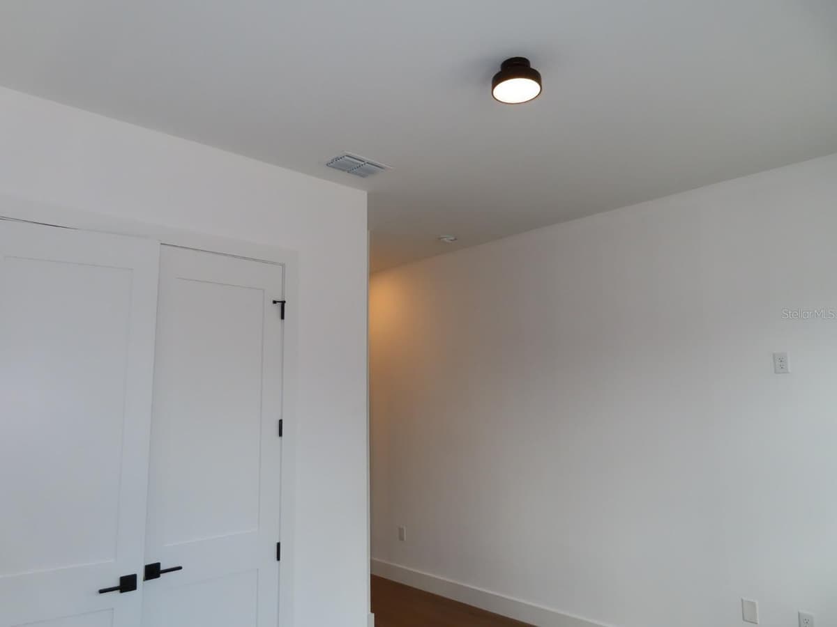 2227 SAYBROOK AVENUE — photo 14 of 25