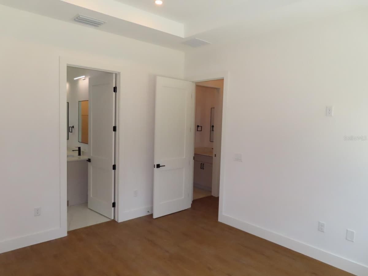 2227 SAYBROOK AVENUE — photo 16 of 25