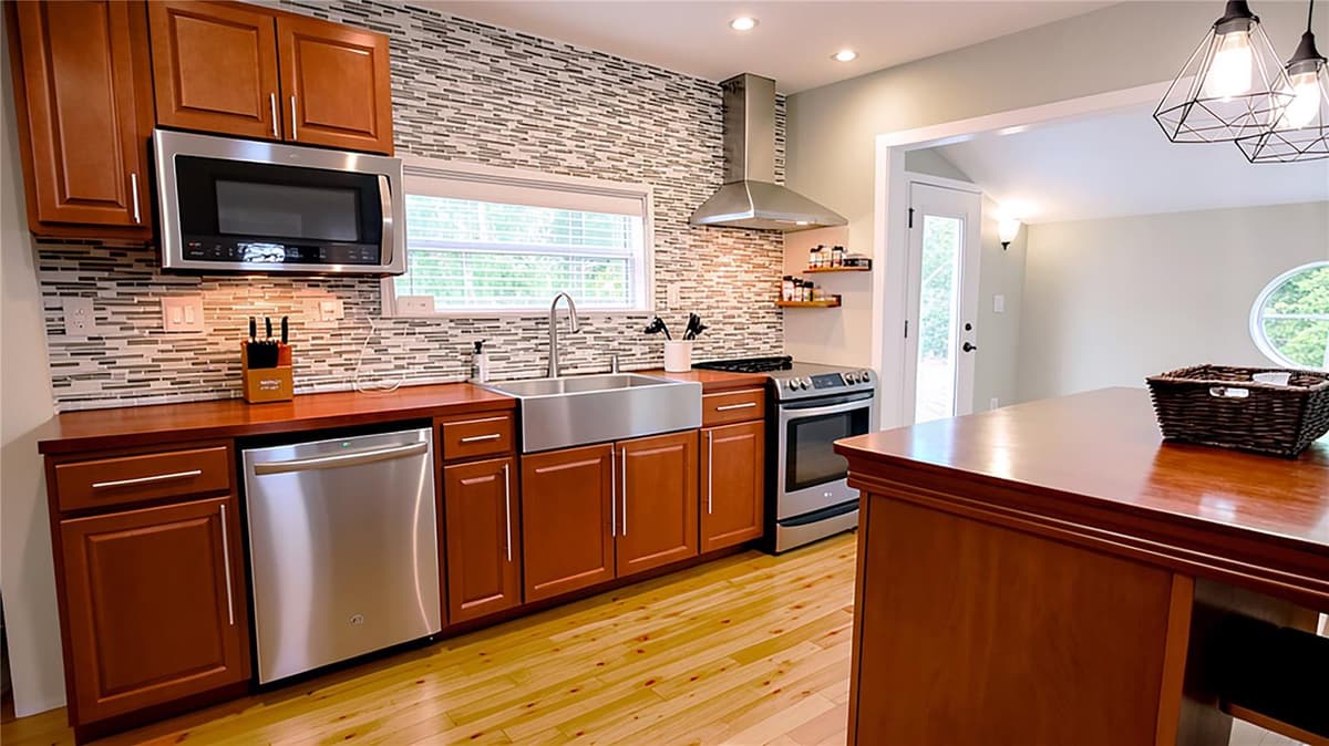 1722 ALBEMARLE ROAD — photo 3 of 28