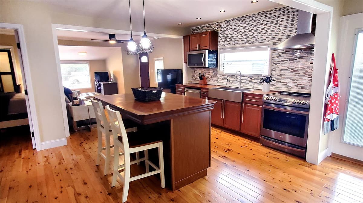 1722 ALBEMARLE ROAD — photo 5 of 28