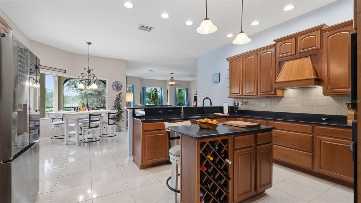 10400 RAMBLE RIDGE COURT — photo 8 of 80