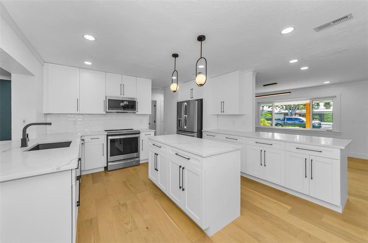 850 RAFAEL BOULEVARD — photo 14 of 46