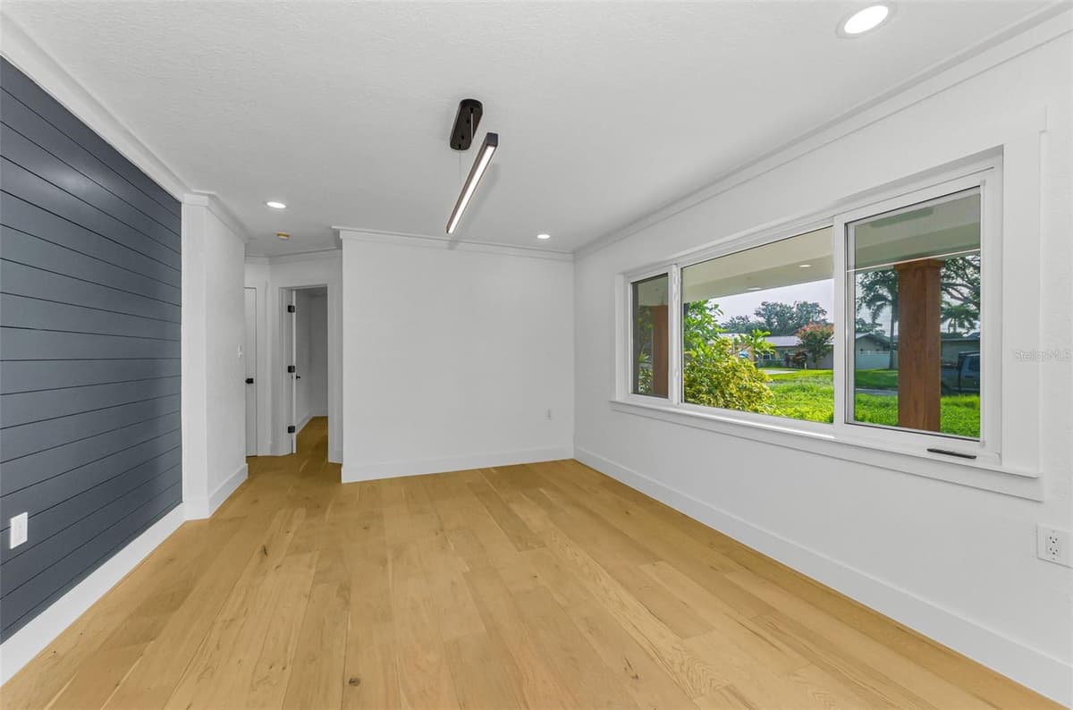 850 RAFAEL BOULEVARD — photo 8 of 46