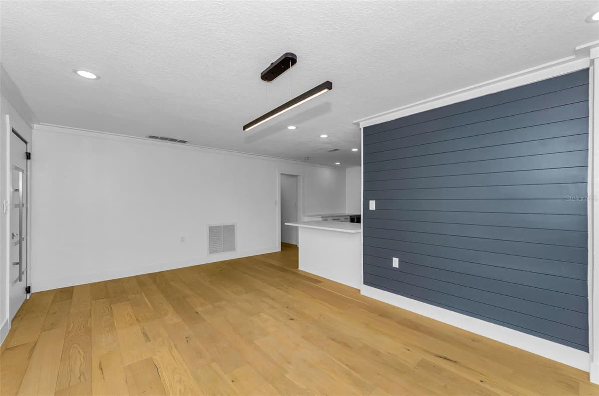 850 RAFAEL BOULEVARD — photo 10 of 46