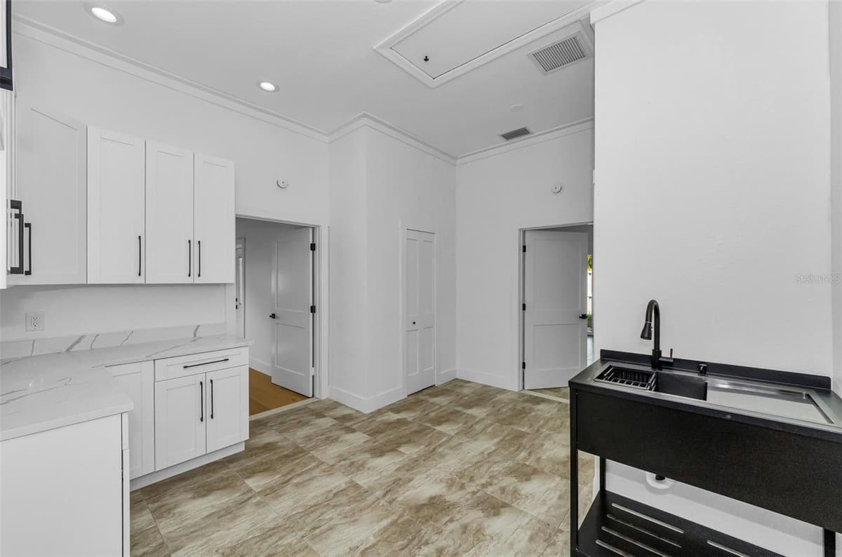 850 RAFAEL BOULEVARD — photo 41 of 46
