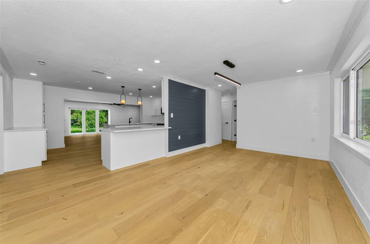 850 RAFAEL BOULEVARD — photo 9 of 46