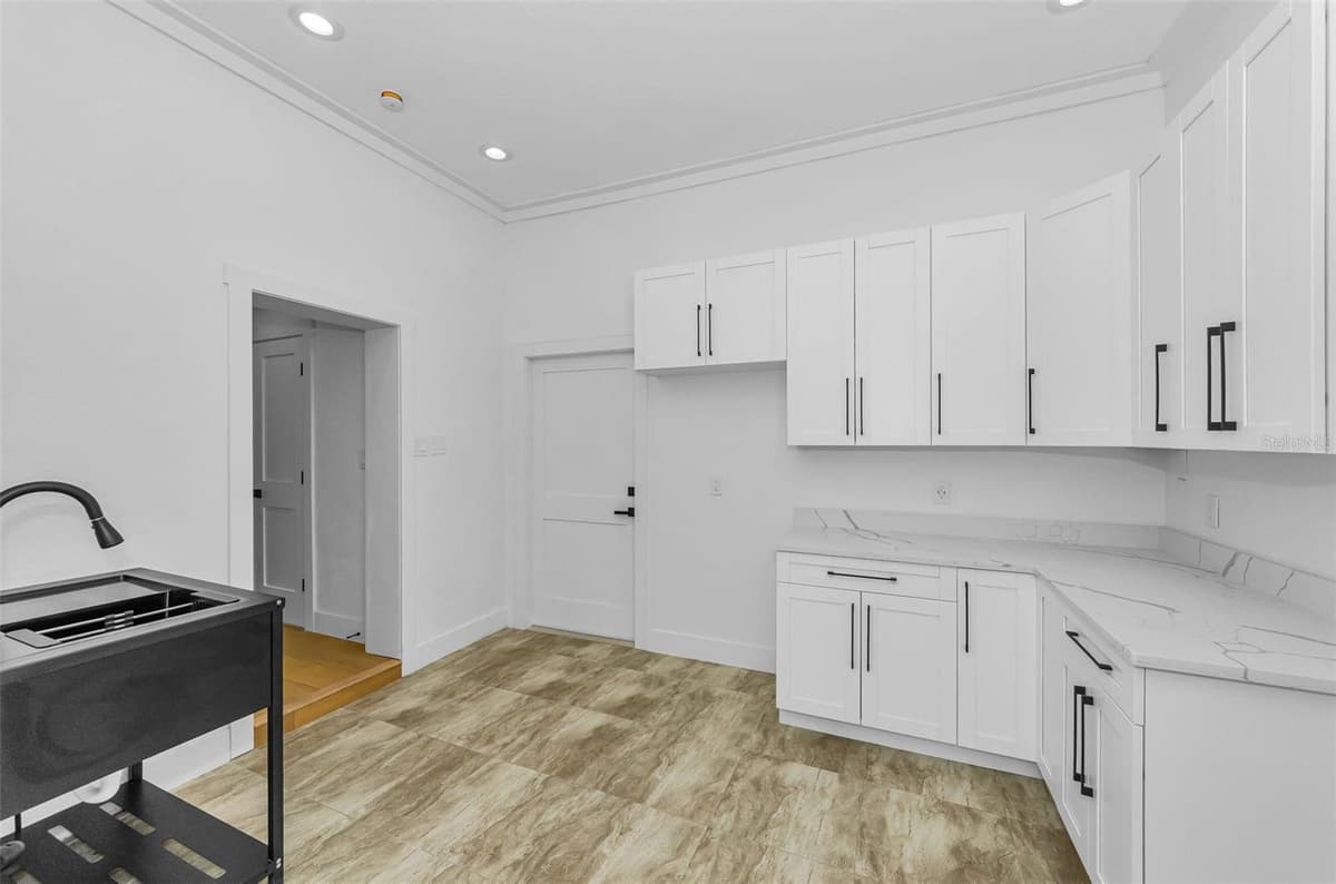 850 RAFAEL BOULEVARD — photo 40 of 46