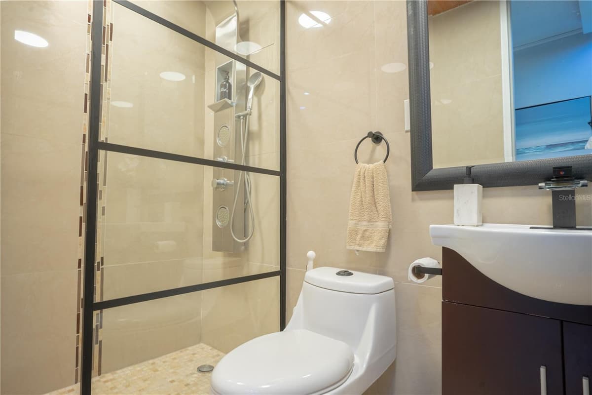 1 CLUB COSTA MARINA — photo 13 of 28